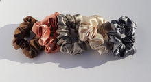 Load image into Gallery viewer, Peach Scrunchies